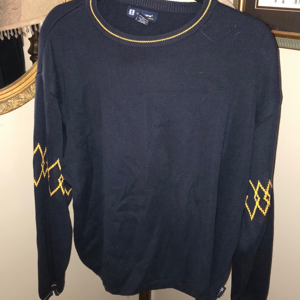 Men’s dark blue sweater